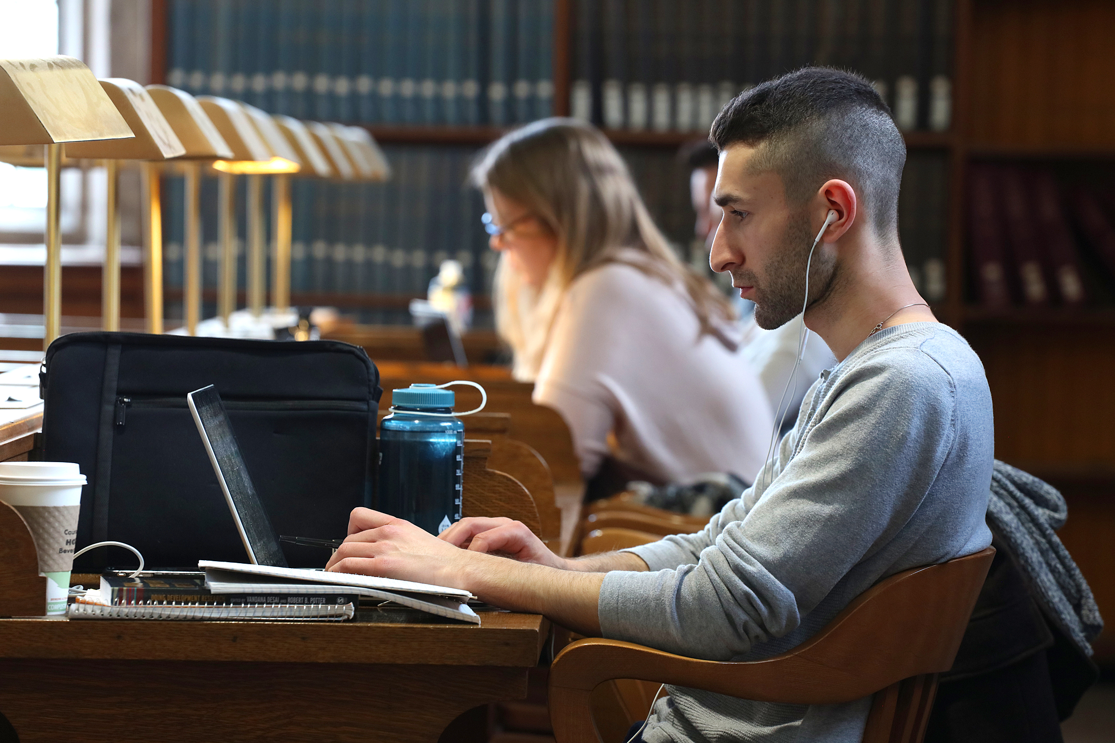 Students studying libraries 