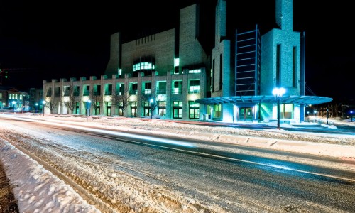 Stauffer library exterior nighttime