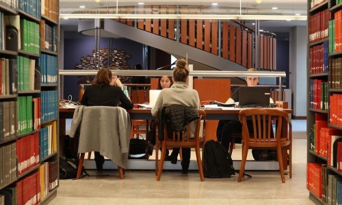 students working in Stauffer Library